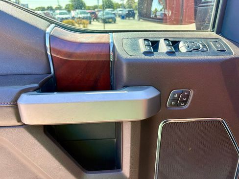 Used 2022 Ford F350 King Ranch w/ King Ranch Ultimate Package AWD/4WD image 22