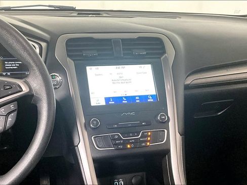 Used 2020 Ford Fusion SE image 6