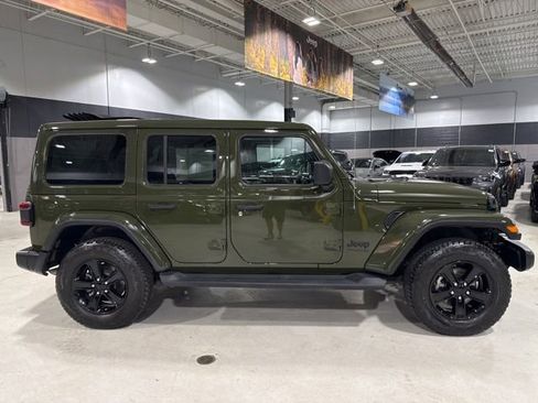 Used 2022 Jeep Wrangler Unlimited Sahara AWD/4WD image 20