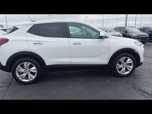 Certified 2024 Buick Encore GX Preferred w/ Comfort Package FWD image 9