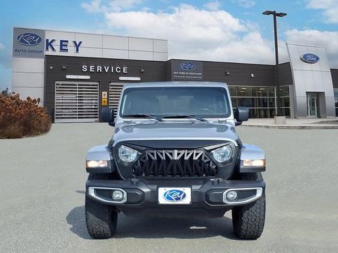 Used 2020 Jeep Wrangler Unlimited Sahara AWD/4WD image 2
