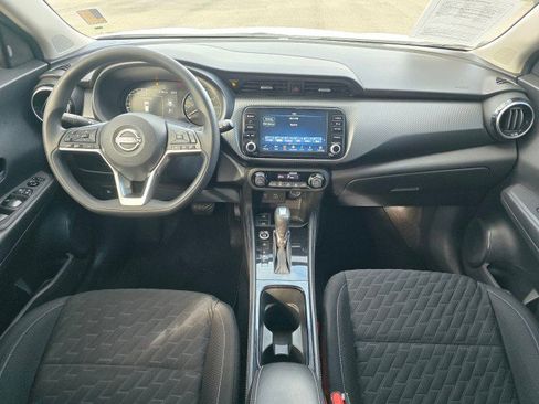 Used 2022 Nissan Kicks SV image 22
