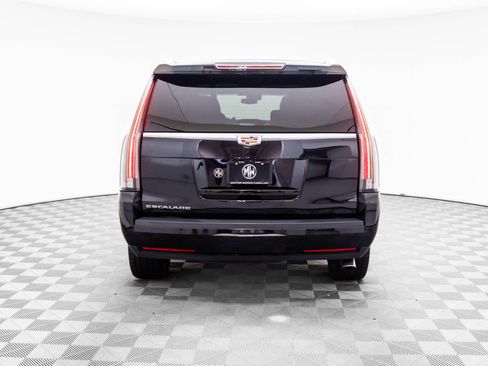 Used 2019 Cadillac Escalade Luxury image 8