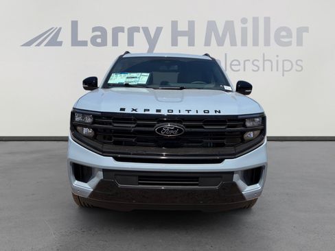 New 2026 Ford Expedition Platinum w/ Stealth Performance Package AWD/4WD image 8