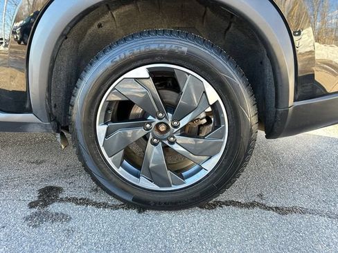 Used 2024 Nissan Rogue SV AWD/4WD image 13