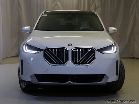 Used 2025 BMW X3 xDrive30i w/ Premium Package image 5