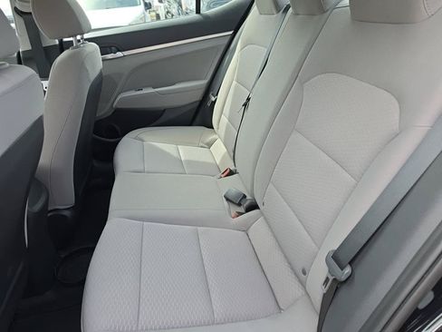 Used 2020 Hyundai Elantra SE FWD image 7