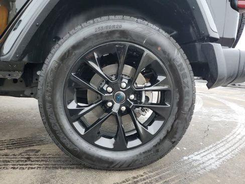 Used 2025 Jeep Wrangler Sahara w/ Safety Group image 9