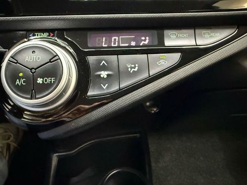 Used 2016 Toyota Prius C Two FWD image 16