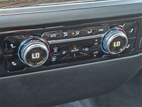 New 2025 GMC Sierra 2500 SLE w/ SLE Value Package; image 18