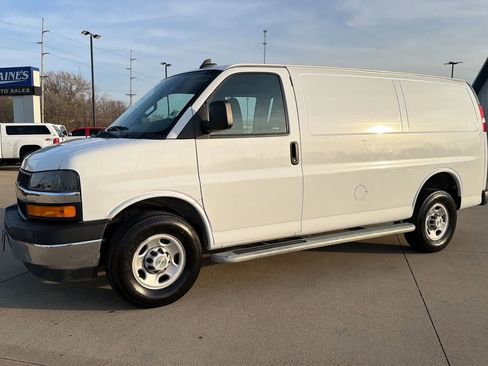 Used 2023 Chevrolet Express 2500 w/ Driver Convenience Package image 6
