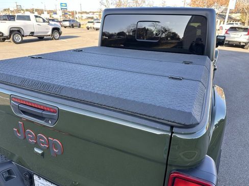 Used 2023 Jeep Gladiator Mojave w/ Cold Weather Group image 7