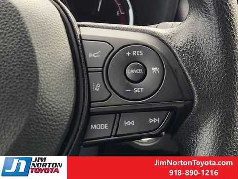 Used 2025 Toyota RAV4 XLE image 30