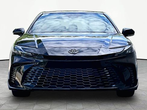 Used 2025 Toyota Camry XSE FWD image 4