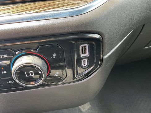 Used 2024 Chevrolet Silverado 1500 LT AWD/4WD image 17