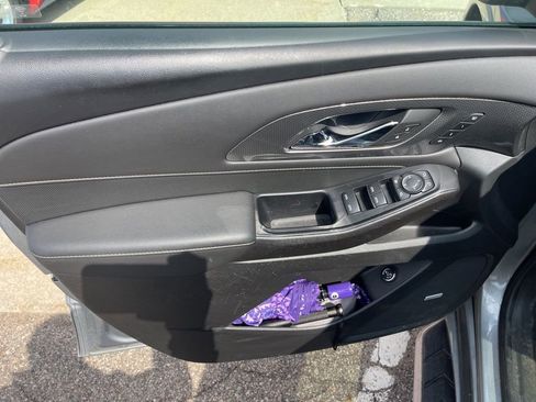 Used 2023 Chevrolet Traverse Premier image 23