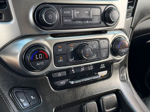Used 2020 Chevrolet Suburban LT w/ Texas Edition Package RWD image 25