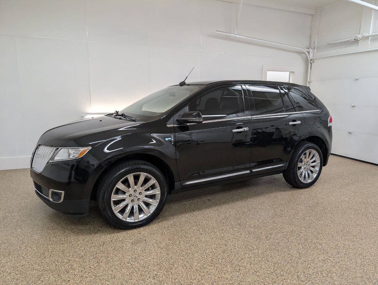 Used 2014 Lincoln MKX AWD w/ Equipment Group 101A image 1