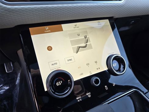 Used 2023 Land Rover Range Rover Velar R-Dynamic S image 23