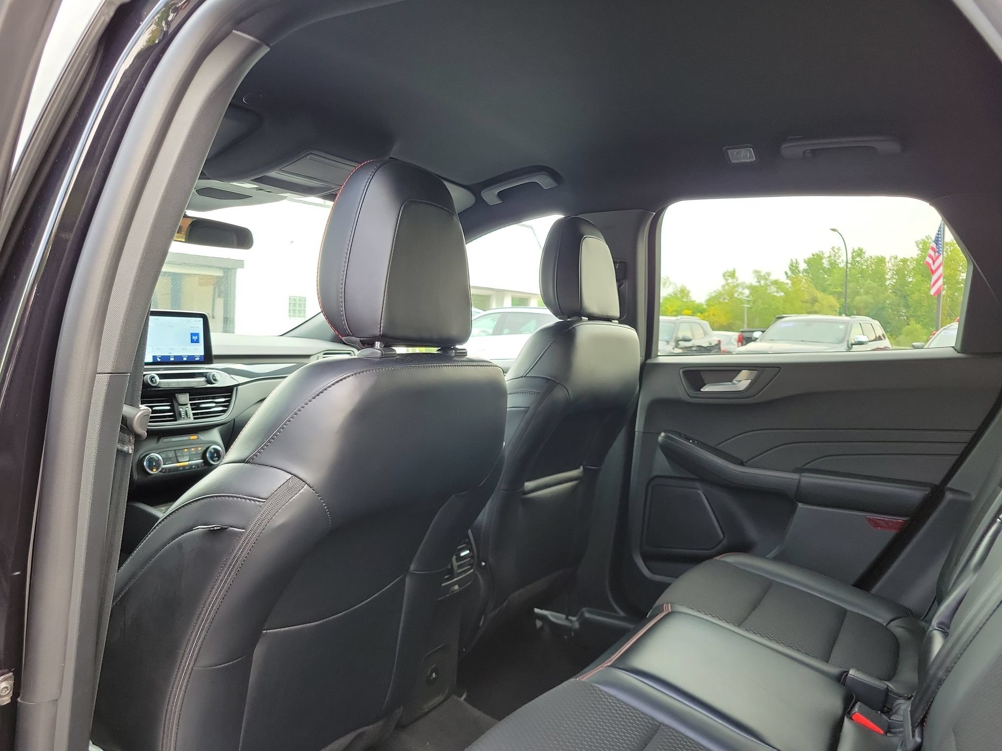 Used 2025 Ford Escape ST-Line Select AWD/4WD image 23