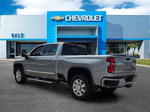 Used 2026 Chevrolet Silverado 2500 High Country w/ Technology Package AWD/4WD image 5