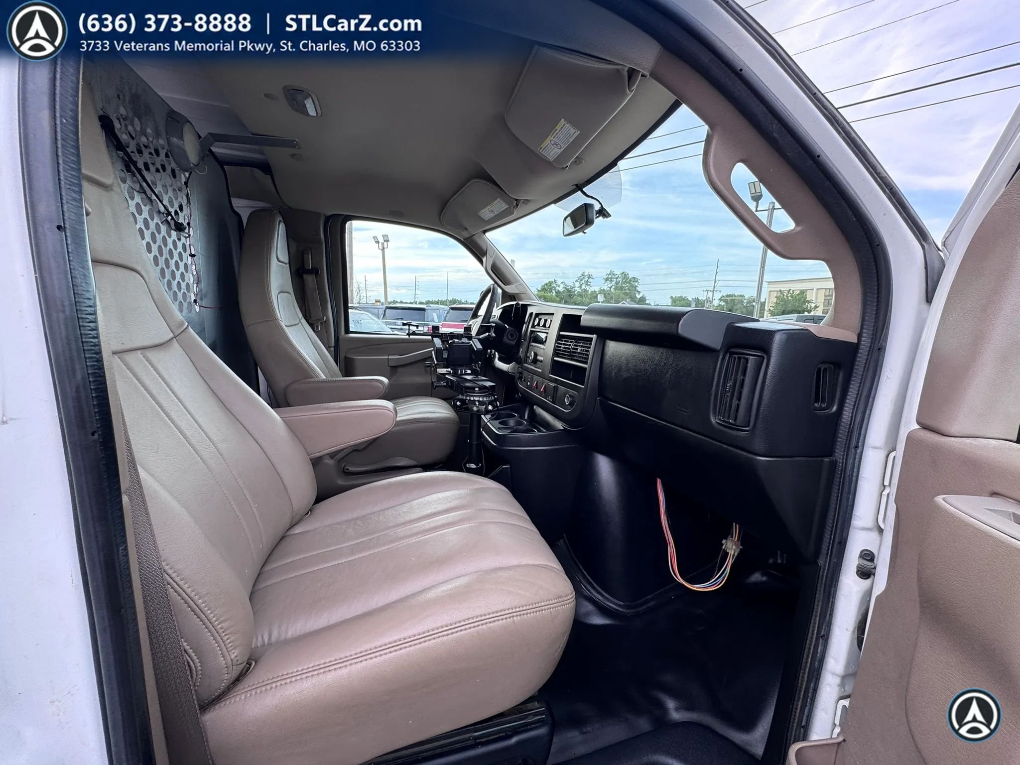 Used 2016 Chevrolet Express 2500 RWD image 13