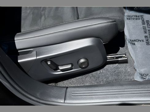 Certified 2023 Volvo C40 P8 Recharge Ultimate w/ Protection Package Premier AWD/4WD image 32