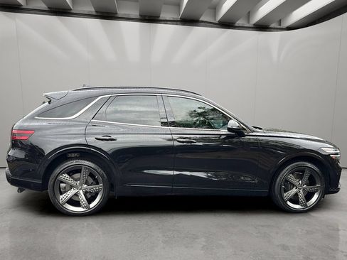 Used 2025 Genesis GV70 3.5T Sport w/ Sport Advanced Package AWD/4WD image 6