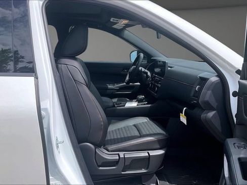 New 2026 Nissan Pathfinder Rock Creek w/ Rock Creek Premium Package AWD/4WD image 11