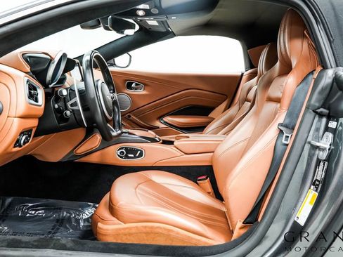 Used 2021 Aston Martin V8 Vantage Roadster RWD image 17