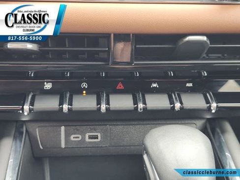 Used 2024 GMC Canyon AT4 w/ Technology Package image 34