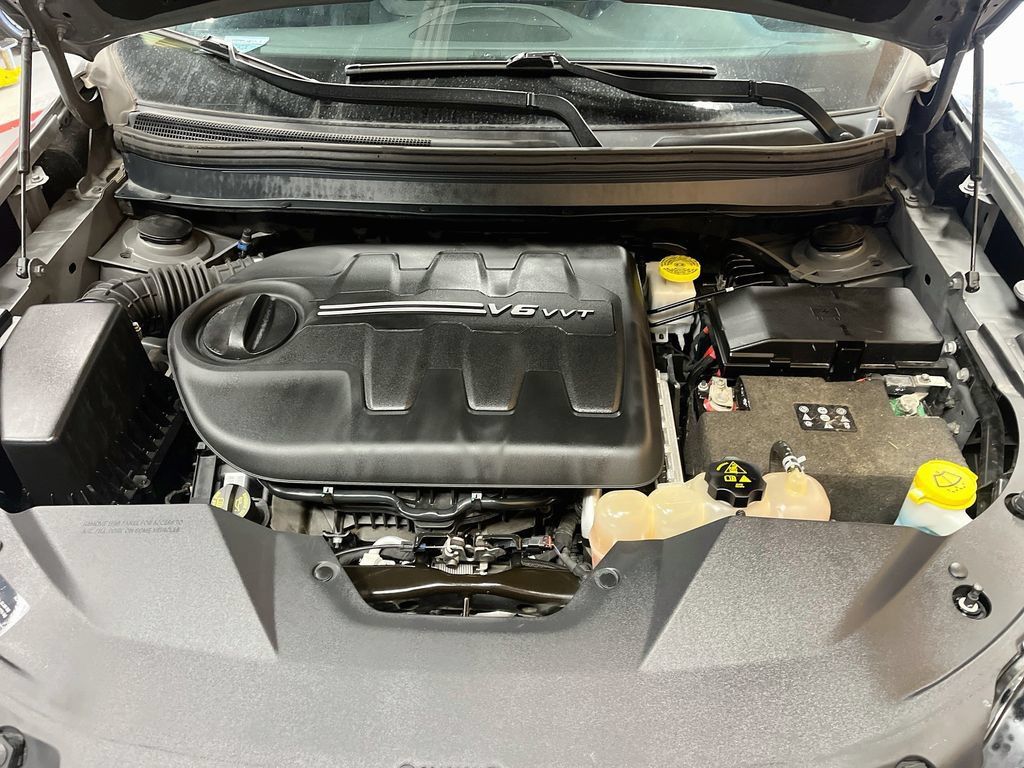 Used 2019 Jeep Cherokee Limited AWD/4WD image 30
