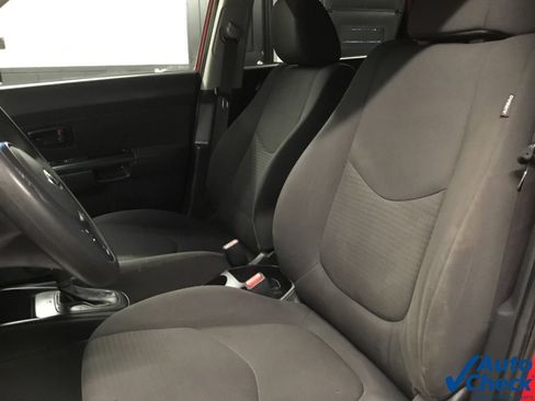 Used 2013 Kia Soul FWD image 21