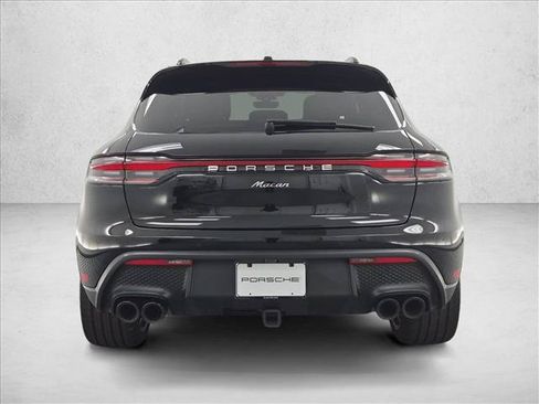 Certified 2022 Porsche Macan AWD/4WD image 11