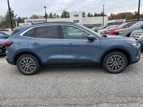 New 2026 Ford Escape Base w/ Class II Trailer Tow Package image 3