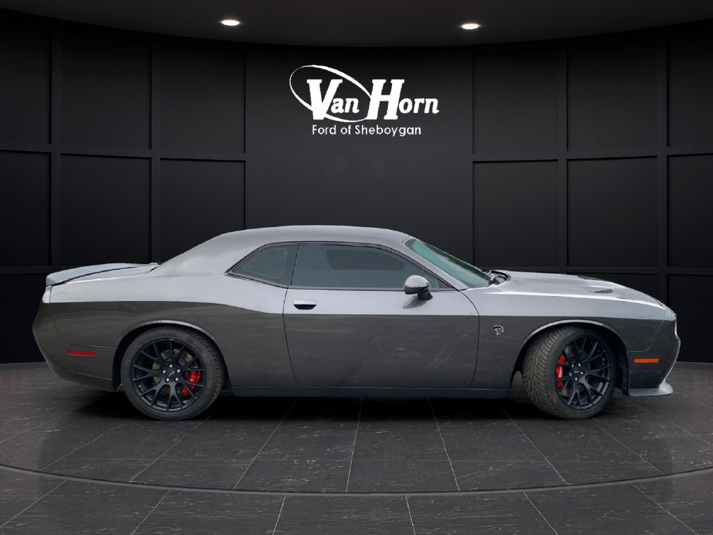 Used 2016 Dodge Challenger SRT Hellcat RWD image 9
