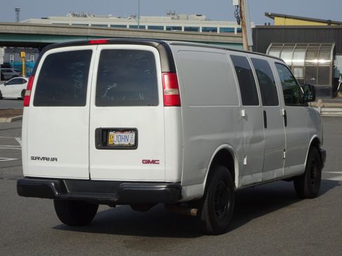 Used 2013 GMC Savana 2500 image 8
