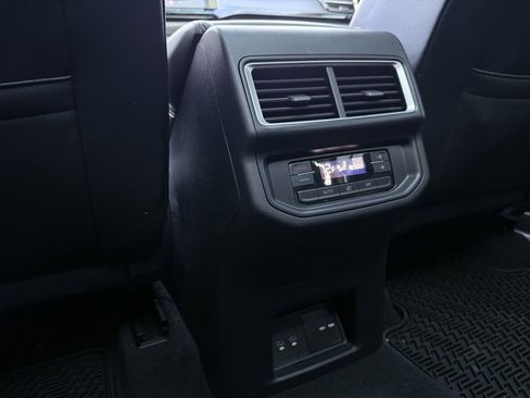 Used 2024 Volkswagen Atlas Peak Edition SE image 26