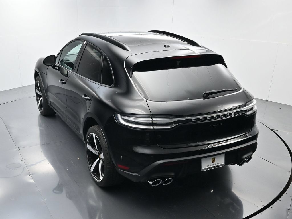 Certified 2026 Porsche Macan AWD/4WD image 34
