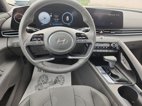 Certified 2024 Hyundai Elantra SEL w/ Convenience Package FWD image 10