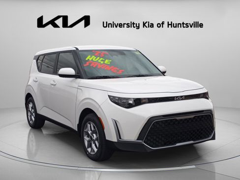 New 2025 Kia Soul LX image 2