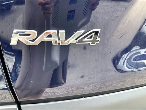 Used 2024 Toyota RAV4 XLE FWD image 30