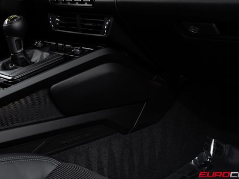 Used 2025 Porsche 911 GT3 RWD image 38