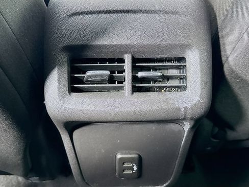 Used 2024 Chevrolet Equinox LT FWD image 26