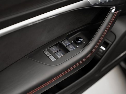 Used 2022 Audi RS 6 AWD/4WD image 53
