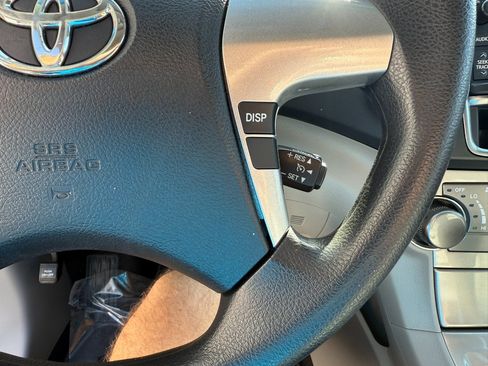 Used 2013 Toyota Highlander Plus image 32