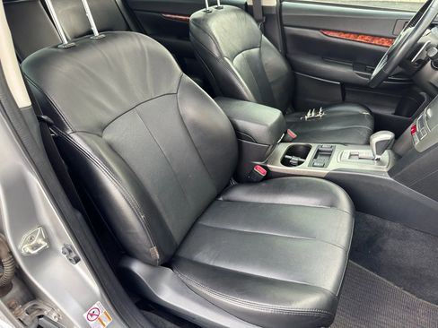 Used 2011 Subaru Legacy 2.5i Limited image 19