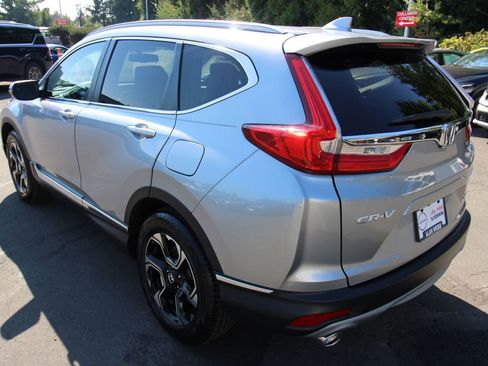 Used 2018 Honda CR-V Touring image 3