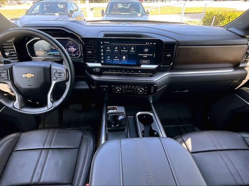 Used 2024 Chevrolet Silverado 1500 High Country w/ High Country Premium Package AWD/4WD image 16