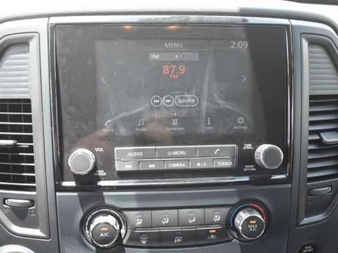 Used 2023 Nissan Titan SV RWD image 21